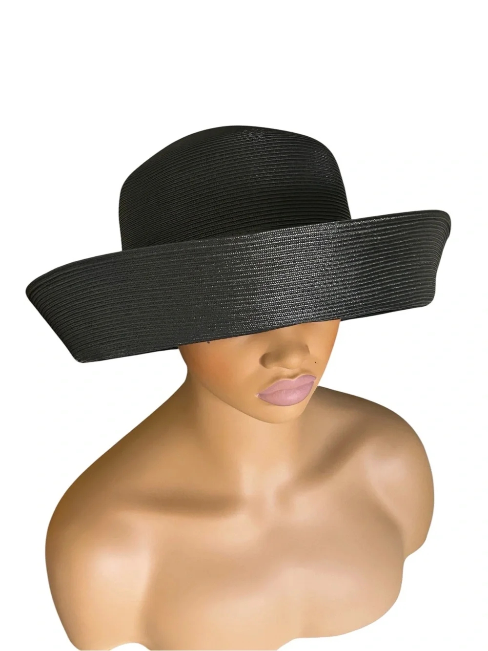 Classy Wide Brim Black Women's Straw Sun Hat with Skinny Band
